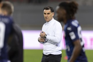 L'entraineur du FC Sion Didier Tholot, lors de la rencontre du championnat de football de Challenge League entre le FC Sion et le FC Vaduz ce samedi, 6 avril 2024 au stade de Tourbillon a Sion. (KEYSTONE/Cyril Zingaro)